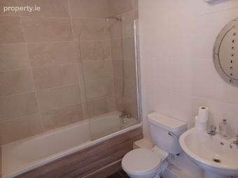 Apartment 14, The Lodge, The Oaks, Classes Lake, Ballincollig, Co. Cork - Image 3