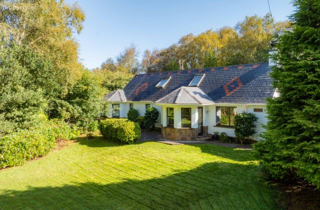 5 Caragh Lake Cottages, Caragh Lake, Killorglin, Co. Kerry - Click to view photos