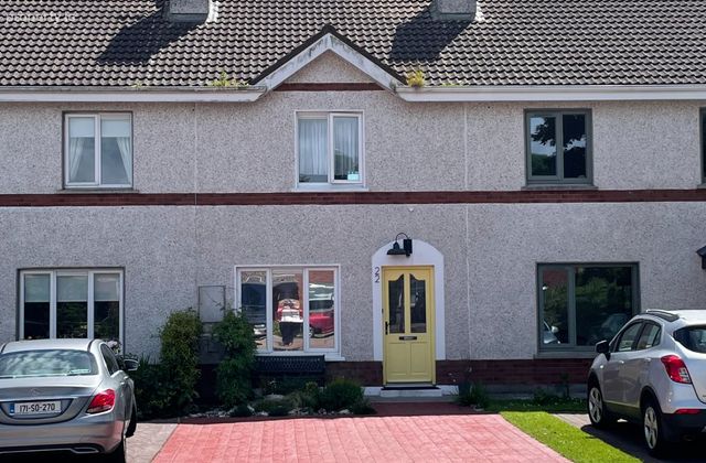 22 Cnoc Aoibhinn, Upper Cork Hill, Youghal, Co. Cork - Click to view photos