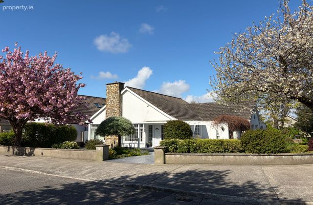 54 Carrickbrack Hill, Sutton, Sutton, Dublin 13 - Click to view photos