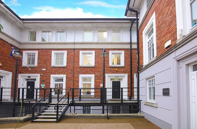 31 Westland Square, Dublin 2 - Click to view photos