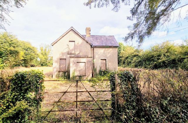 Fohera Lane, Ballinamore, Co. Leitrim - Click to view photos