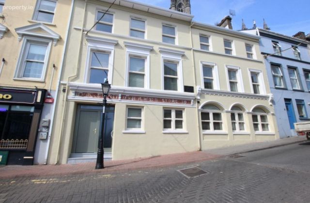 10 Pearse Square, Cobh, Cobh, Co. Cork - Click to view photos