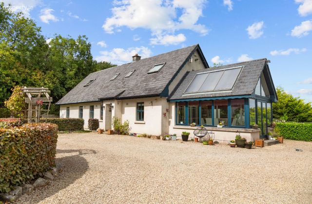 Bramble Cottage, Drumdangan, Glenealy, Co. Wicklow - Click to view photos