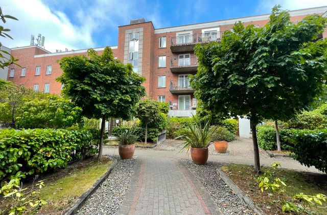 Rathmines Town Centre, Rathmines, Dublin 6 - Click to view photos
