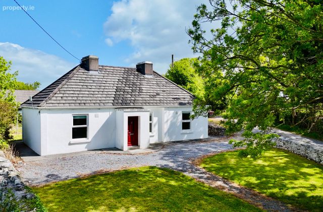Horseshoe Cottage, Park, Rosscahill, Galway, Rosscahill, Co. Galway - Click to view photos