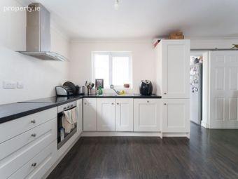 12 Hillview, Rhode, Co. Offaly - Image 2