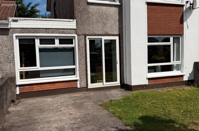 Ashgrove Close, Carrigaline, Cork, Carrigaline, Co. Cork - Click to view photos