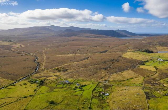 Loughagher, Crolly, Co. Donegal, Meenatotan, Co. Donegal - Click to view photos