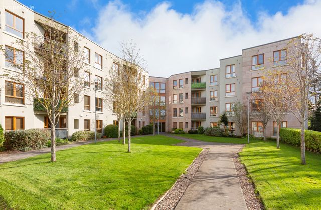 An Crann&oacute;g, Granitefield Manor, Dun Laoghaire, Co. Dublin - Click to view photos