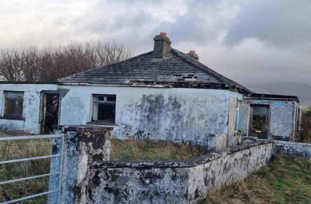Coimin, Ballydavid, Co. Kerry - Click to view photos
