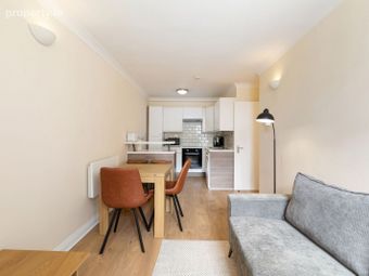 Flat 2, 49 Blessington Street, North Circular Road, Dublin 7 - Image 2