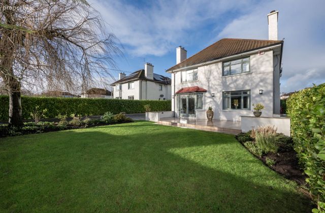 Estoril, Hettyfield, Douglas, Co. Cork - Click to view photos