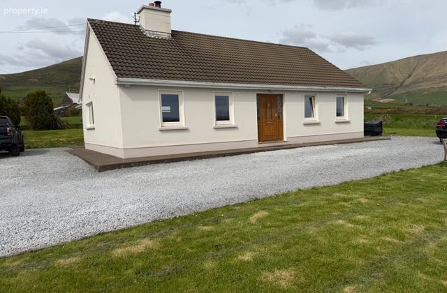 Ballybowler South, Dingle, Dingle, Co. Kerry - Click to view photos