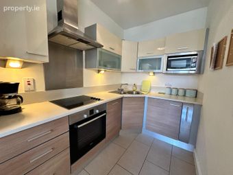 Apartment 12, Hyde Court, Dublin 2 - Image 5