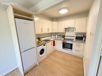 15 Forster Place, Forster Court, Bohermore, Co. Galway - Image 3
