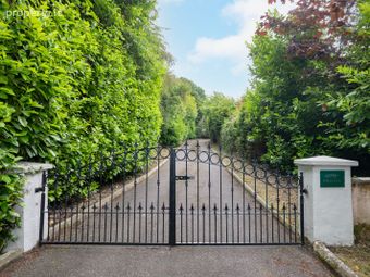 Grian&aacute;n, Strawberry Hill, Monkstown, Co. Cork - Image 2