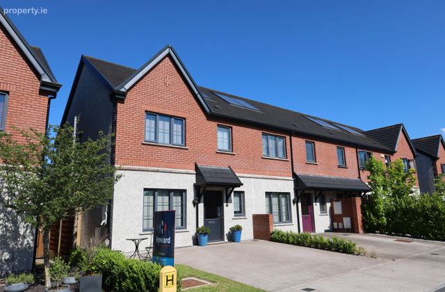 26 The Ferns, Classes Lake, Ballincollig, Co. Cork - Click to view photos