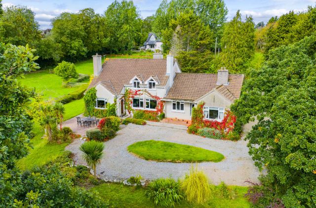 Mount Ruby, Navigation Road, Mallow, Co. Cork - Click to view photos
