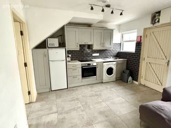 13 Kennedy Gardens, Castlebar, Co. Mayo - Image 3