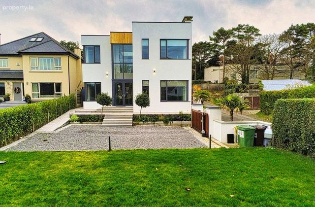 Grey's Lane, Howth, Dublin 13 - Click to view photos
