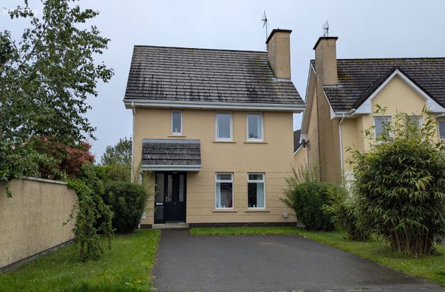 14 Westway, Grange Manor, Ovens, Co. Cork - Click to view photos