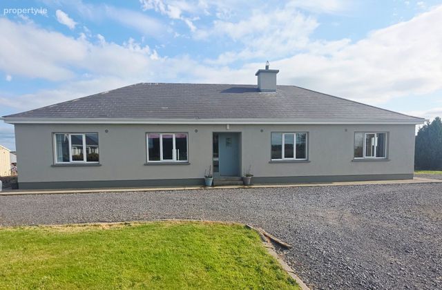 Cloonyogan, Four Mile House, Co. Roscommon - Click to view photos