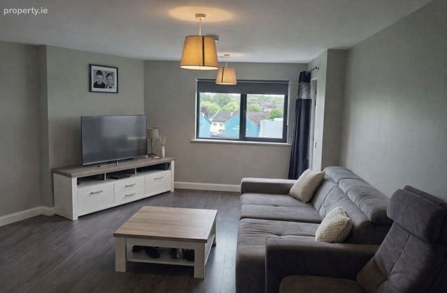 The Crescent, Church Road, Mulhuddart, Dublin 15 - Click to view photos