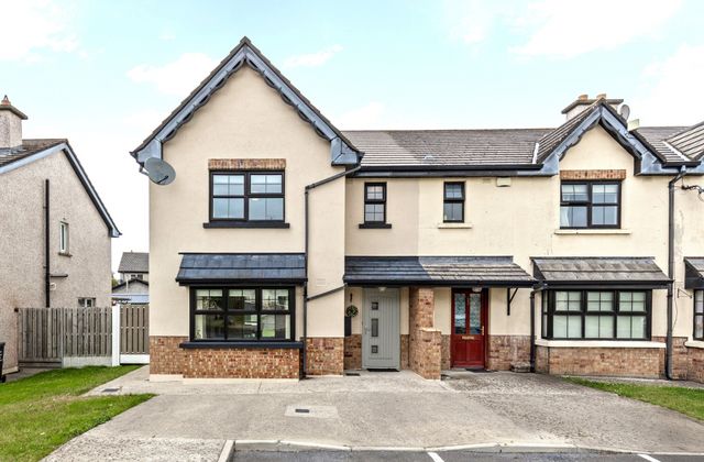 22 Crossneen Manor, Leighlin Road, Carlow, Graiguecullen, Co. Laois - Click to view photos