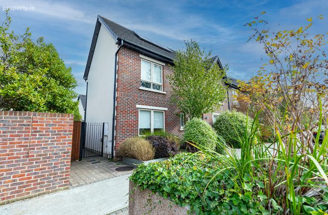 2 Parkside Avenue, Dublin 13, Clongriffin, Dublin 13 - Click to view photos
