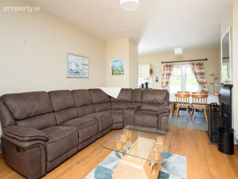 2 Grove Mews, Colla Road, Schull, Co. Cork - Image 5