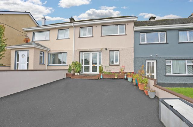 123 Finian Park, Shannon, Co. Clare, Shannon, Co. Clare - Click to view photos