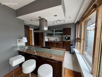 Apartment 71, Castle Way, Christchurch, Dublin 8 - Image 2