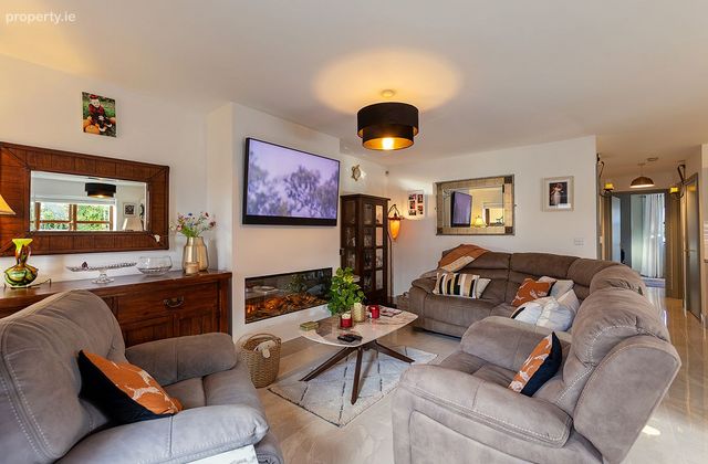5 P&aacute;irc Na Mbl&aacute;th, Ballinroad, Dungarvan, Co. Waterford - Click to view photos