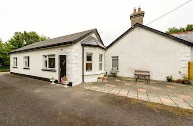 Rose Cottage, Eastham Road, Bettystown, Co. Meath - Click to view photos
