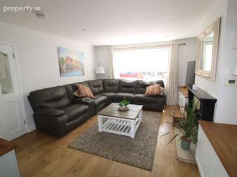 9 Castleknock Dale, Castleknock, Dublin 15 - Image 2