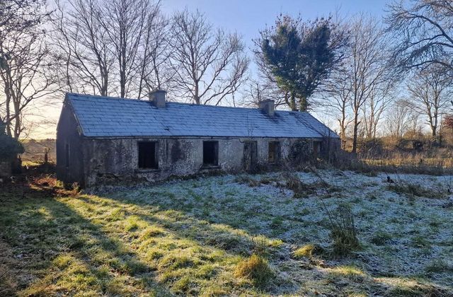 Cottage On C.3.6 Acres Of Land At Glenballythomas, Tulsk, Co. Roscommon - Click to view photos