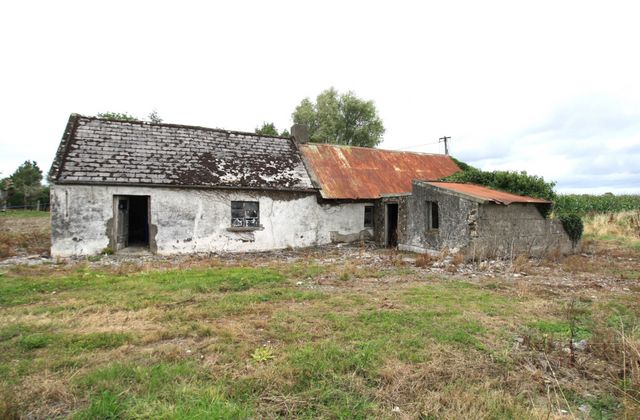 Derelict Cottage At, Garryhundon, Ballybar, Carlow, Carlow Town, Tinryland, Co. Carlow - Click to view photos