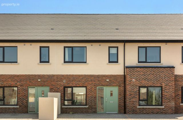 Large 2 Bed + Study Mid Terrace, Enfield, Co. Meath - Click to view photos
