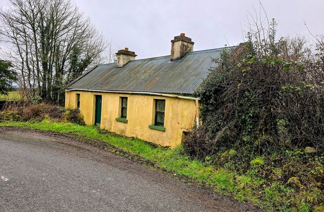 Runnaruag, Or Clogher More, ( Raheen ), Elphin, Co. Roscommon - Click to view photos