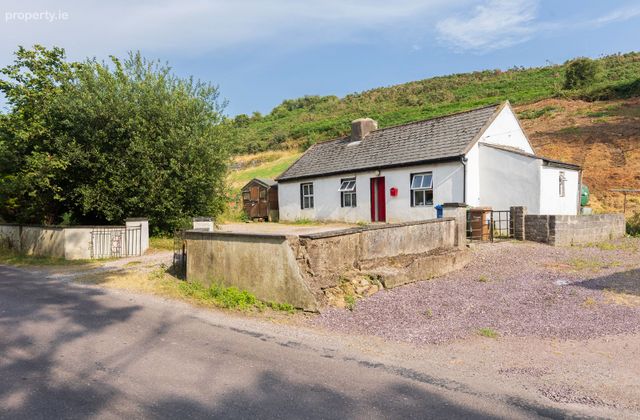 Downey's Cottage, Scarriff, Ballinacurra, Midleton, Co. Cork - Click to view photos
