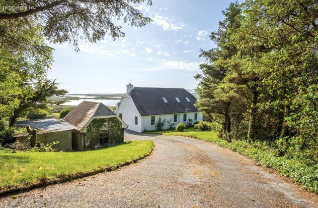 Inish Free, Ardnagrena, Ringarogy, Baltimore, Co. Cork - Click to view photos