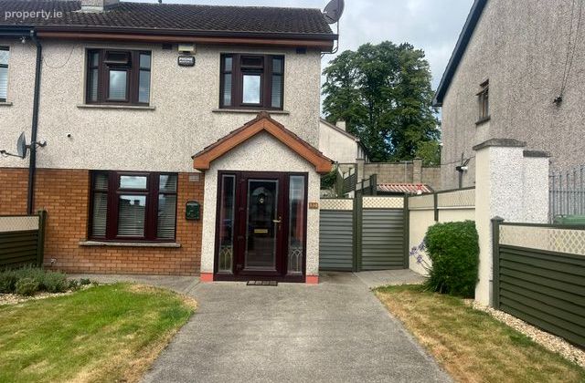 32 Castle Heights, Castletown Road, Dundalk, Co. Louth - Click to view photos