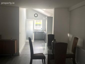 25 Collins Avenue West, Whitehall, Dublin 9 - Image 4