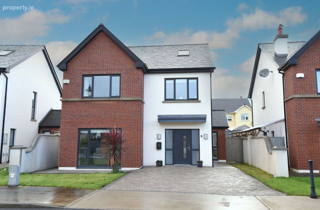 3 Fern Bank, Castle Heights, Kilmoney, Carrigaline, Co. Cork - Click to view photos