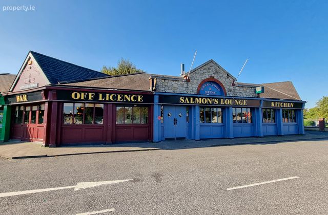 Salmon's Public House, Clonsilla, Dublin 15 - Click to view photos