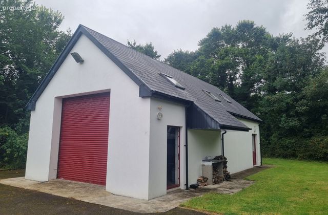 Reenavaude, Ardgroom, Beara, Co. Cork - Click to view photos