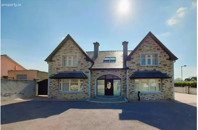 Anfield Manor, Upper Ballycasheen, Killarney, Co. Kerry - Click to view photos