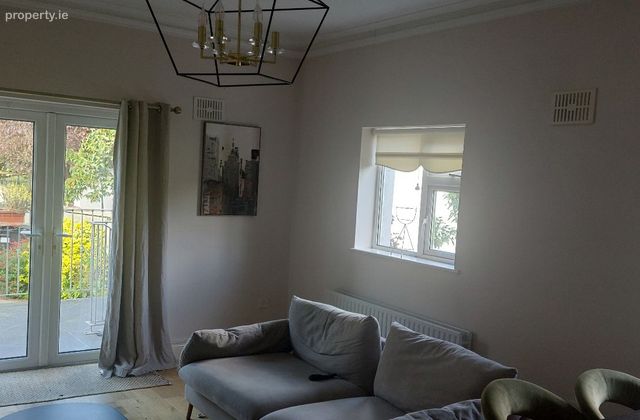 Old Lucan Road, Palmerstown, Dublin 20 - Click to view photos