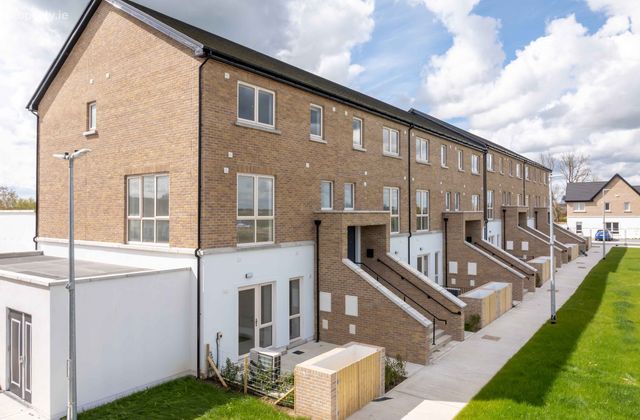 3 Bedroom Duplex, D&uacute;n An R&iacute;, Coosan, Athlone, Co. Westmeath, Athlone, Co. Westmeath - Click to view photos